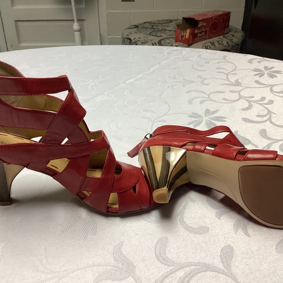 Nine West Leather Open Toe Heels LOOK AT THESE HEELS. STUNNING UNIQUE💃💃💃‼️‼️‼ - Picture 12 of 14